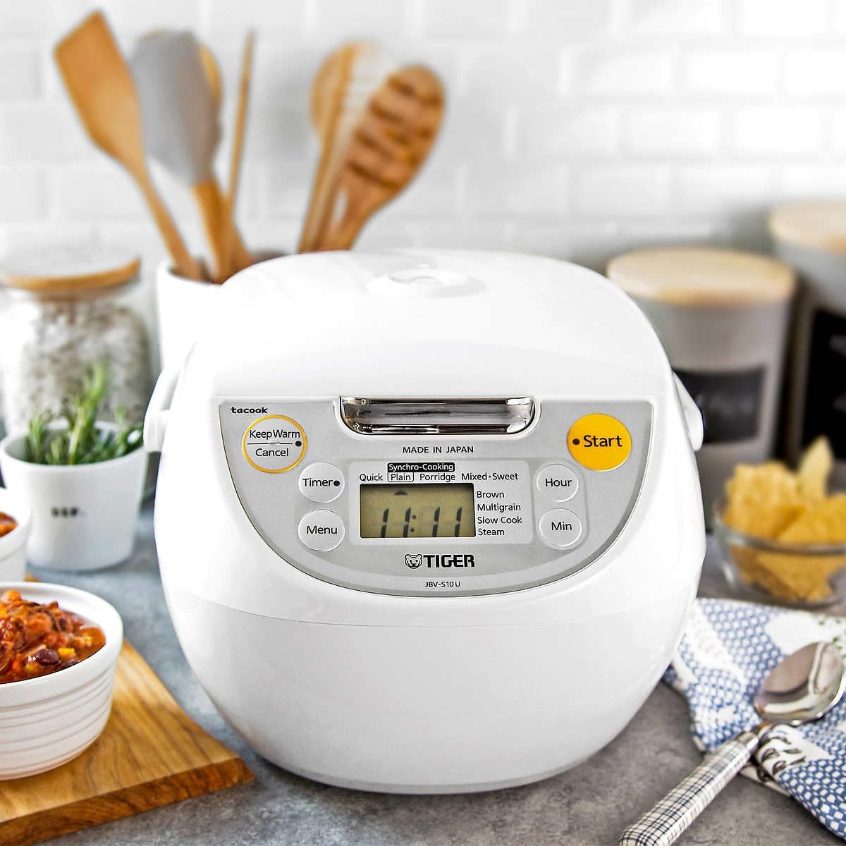 5.5-Cup Micom Rice Cooker and Warmer with Stainless Steel Non-Stick Inner Pot H2943