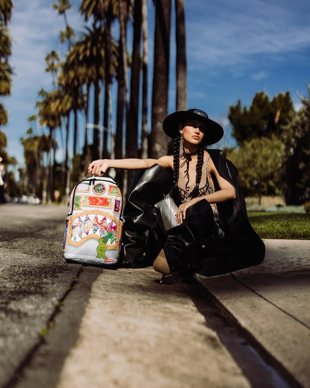 Moneybear Art Critique Backpack Z8722