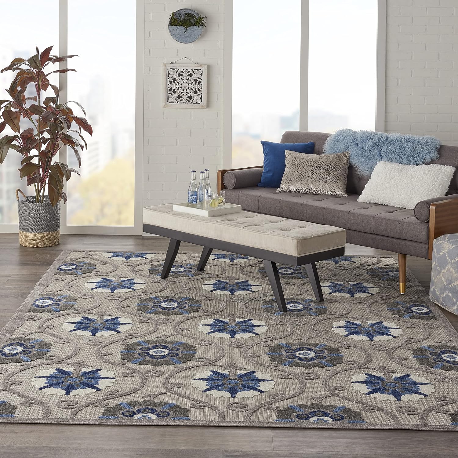 Grey/Blue 7' x 10' Area Rug N553