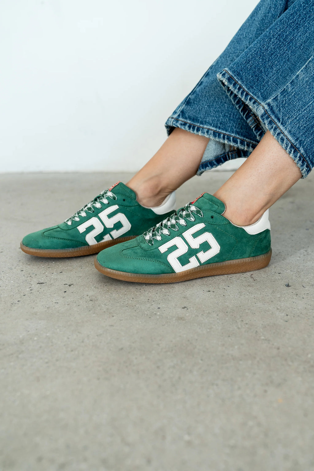 Retro Sneakers in Green F2230