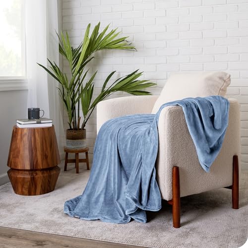 Twin/Twin XL Emerald Microplush Fleece Blanket M2066