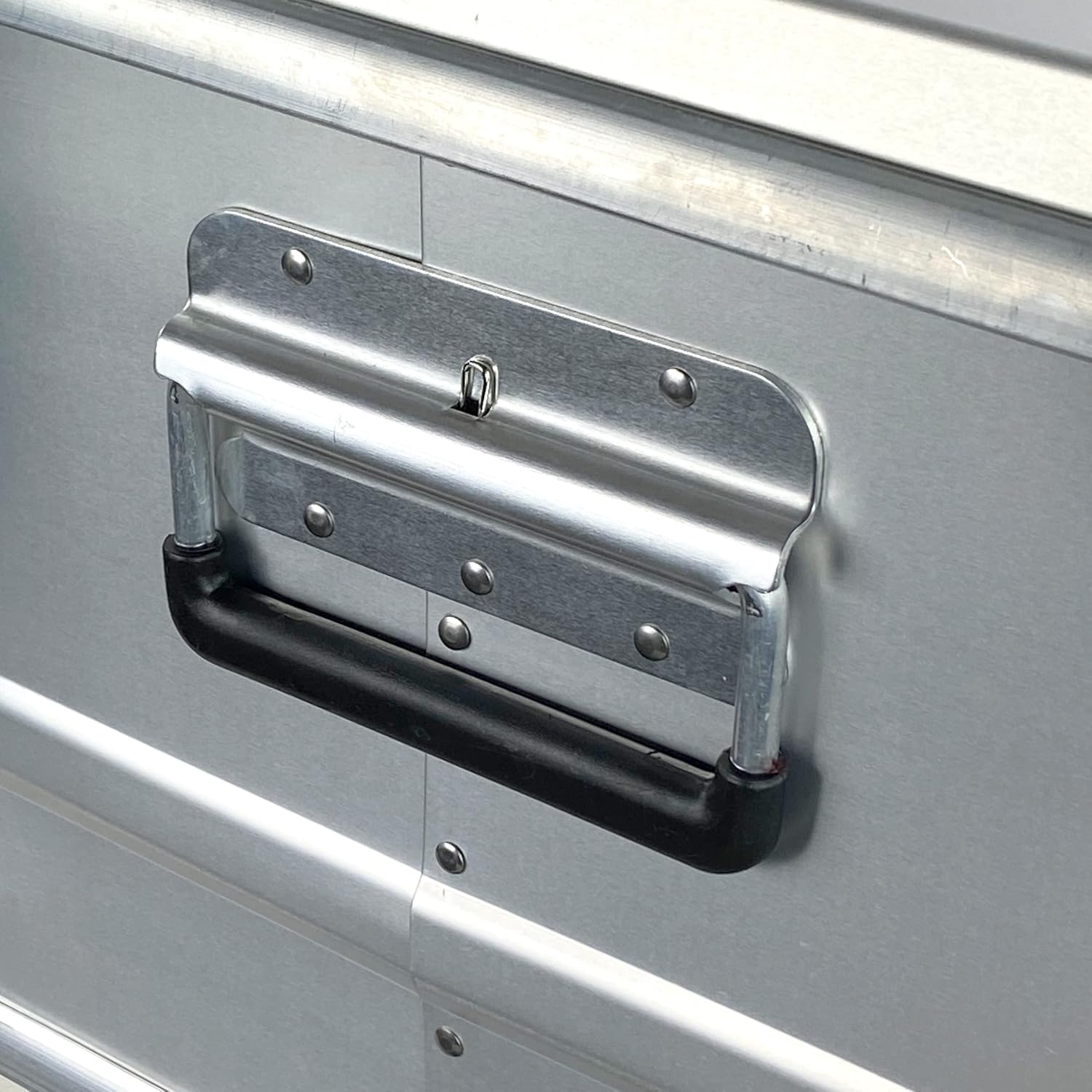 2-Piece Aluminum Cargo Case G73896