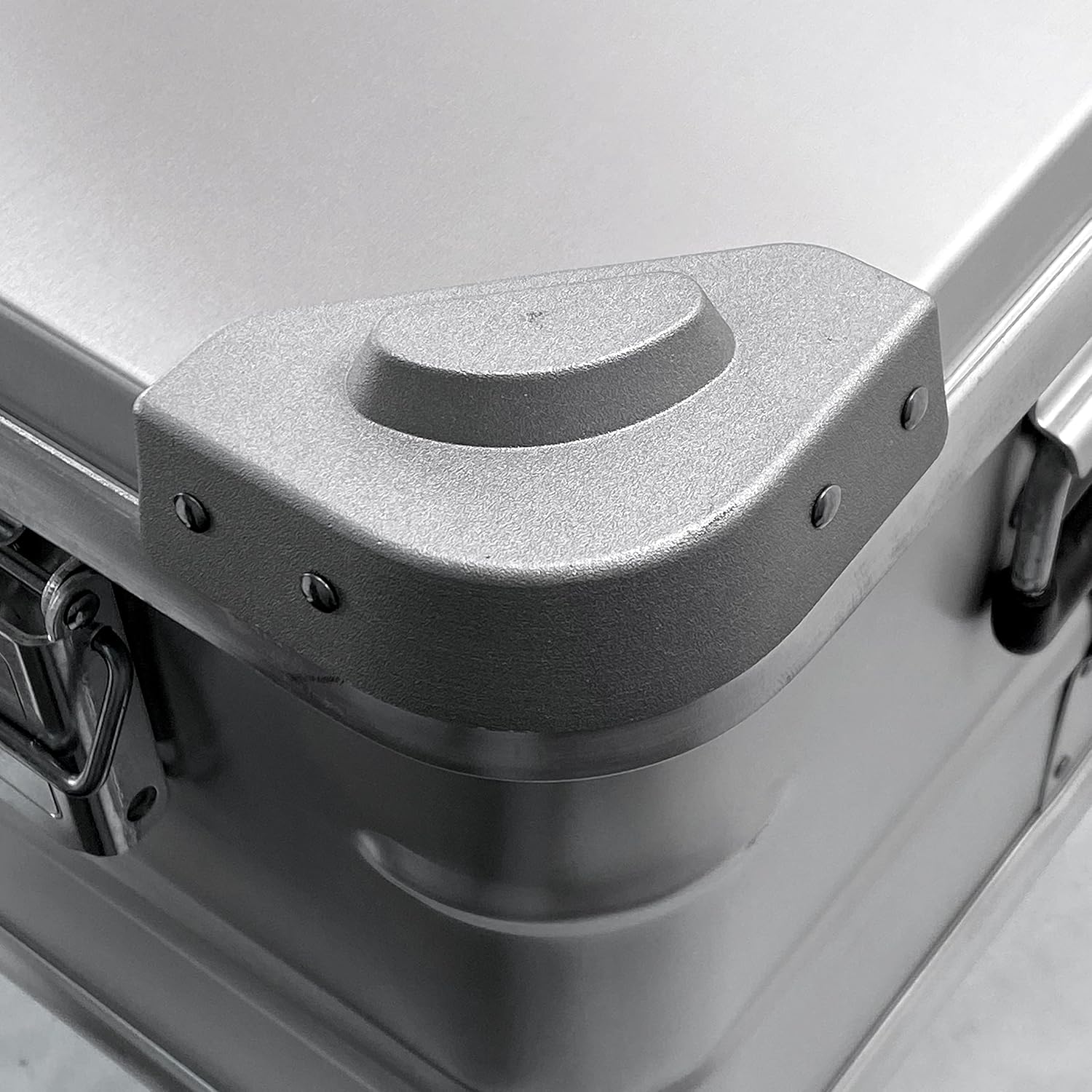 2-Piece Aluminum Cargo Case G73896