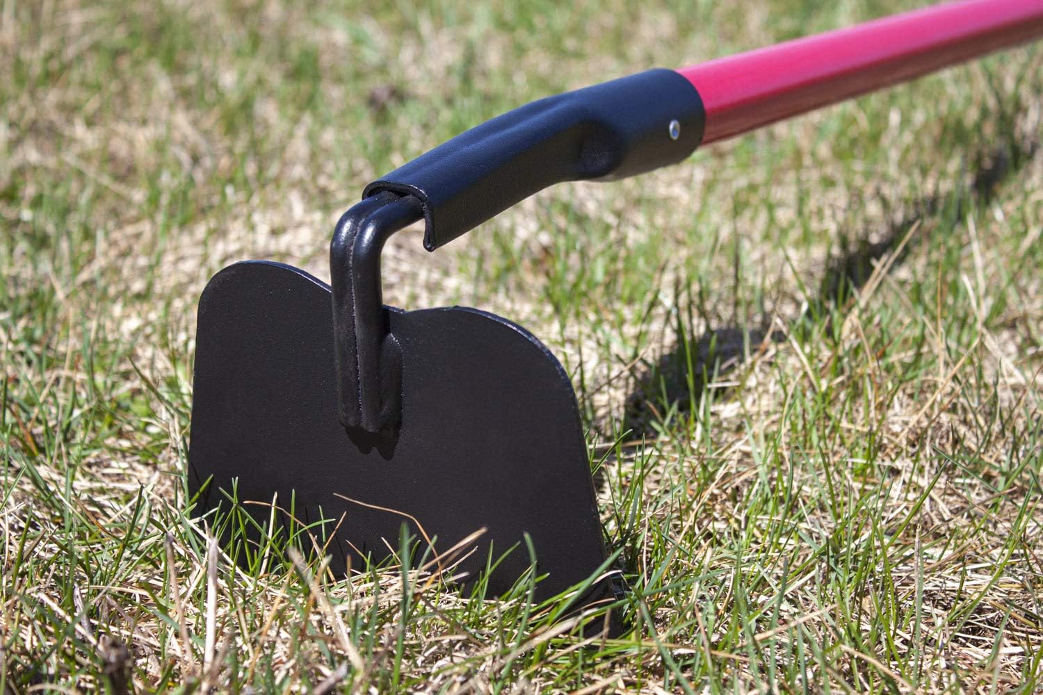 12-Gauge Garden Hoe with Fiberglass Handle B8905