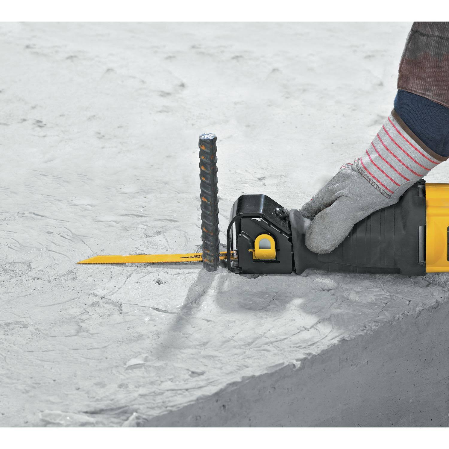 10 Amp Reciprocating Saw Kit E618